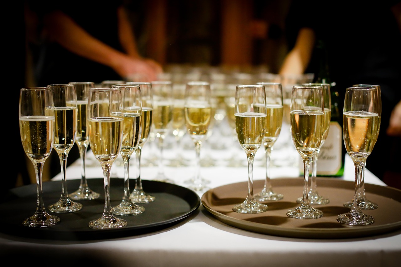 tray of sparkling wine at drinks reception